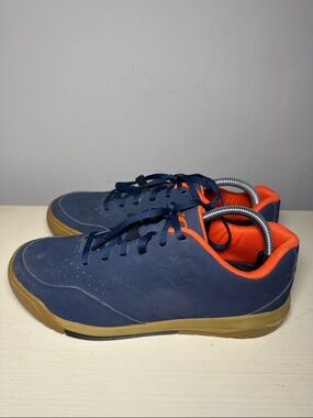 Pearl Izumi Men's Navy Low-Top Sneakers with Orange Lining